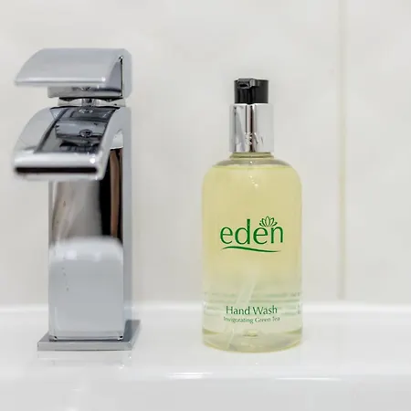 Thornbank House Offering Breakfast And With The Use Of Free Local Health Club 4*