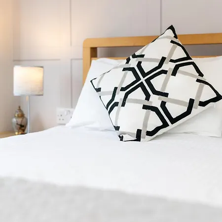 Thornbank House Offering Breakfast And With The Use Of Free Local Health Club 4*