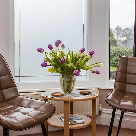 Thornbank House Offering Breakfast And With The Use Of Free Local Health Club Guest house 4*