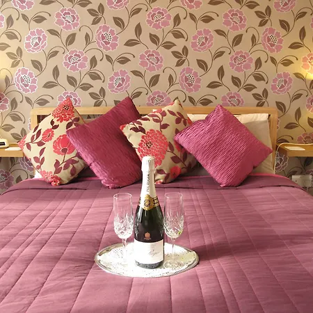 Pensjonat Thornbank House Offering Breakfast And With The Use Of Free Local Health Club Windermere