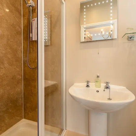 ゲストハウス Thornbank House Offering Breakfast And With The Use Of Free Local Health Club