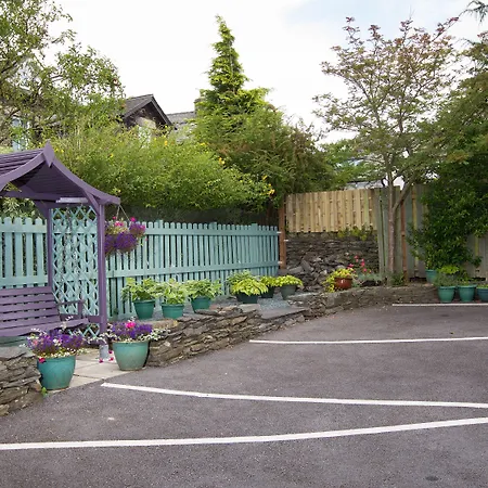 Konukevi Thornbank House Offering Breakfast And With The Use Of Free Local Health Club 4*