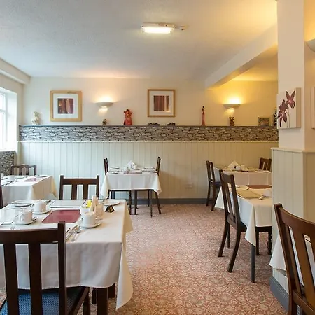 Guest house Thornbank House Offering Breakfast And With The Use Of Free Local Health Club 4*