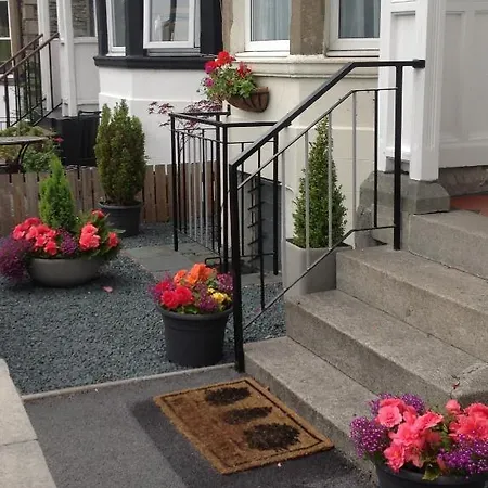 Thornbank House Offering Breakfast And With The Use Of Free Local Health Club 4*