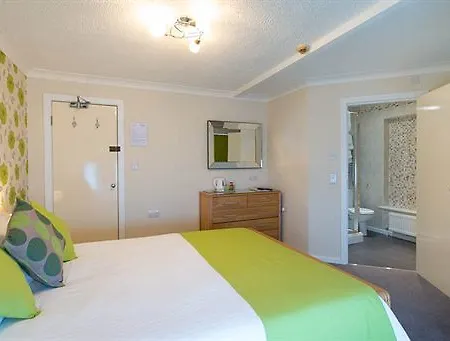 Guest house Thornbank House Offering Breakfast And With The Use Of Free Local Health Club 4*