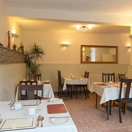 Guest house Thornbank House Offering Breakfast And With The Use Of Free Local Health Club 4*