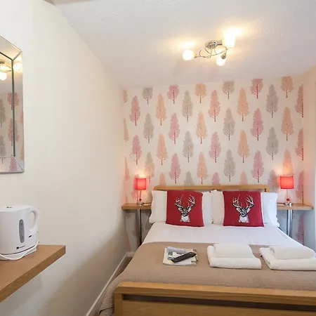 Thornbank House Offering Breakfast And With The Use Of Free Local Health Club