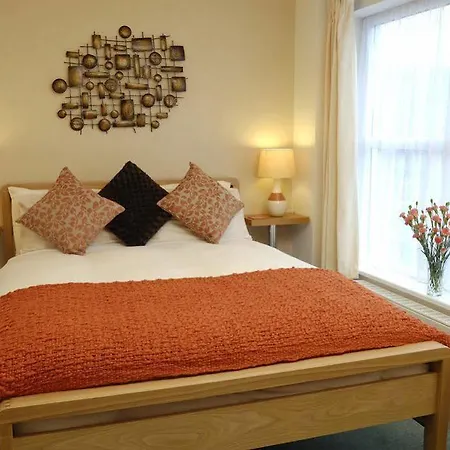 Thornbank House Offering Breakfast And With The Use Of Free Local Health Club Guest house 4*