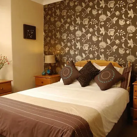 Гостевой дом Thornbank House Offering Breakfast And With The Use Of Free Local Health Club 4*