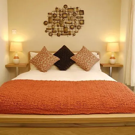Thornbank House Offering Breakfast And With The Use Of Free Local Health Club Guest house