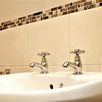 Гостевой дом Thornbank House Offering Breakfast And With The Use Of Free Local Health Club Уиндермир