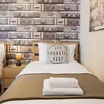 Гостевой дом Thornbank House Offering Breakfast And With The Use Of Free Local Health Club 4*