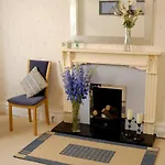 Гостевой дом Thornbank House Offering Breakfast And With The Use Of Free Local Health Club 4*
