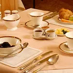 Thornbank House Offering Breakfast And With The Use Of Free Local Health Club