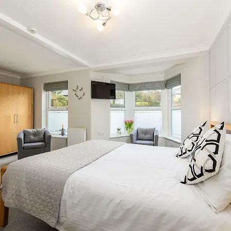 Pensión Thornbank House Offering Breakfast And With The Use Of Free Local Health Club 4*