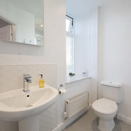 Thornbank House Offering Breakfast And With The Use Of Free Local Health Club 4*