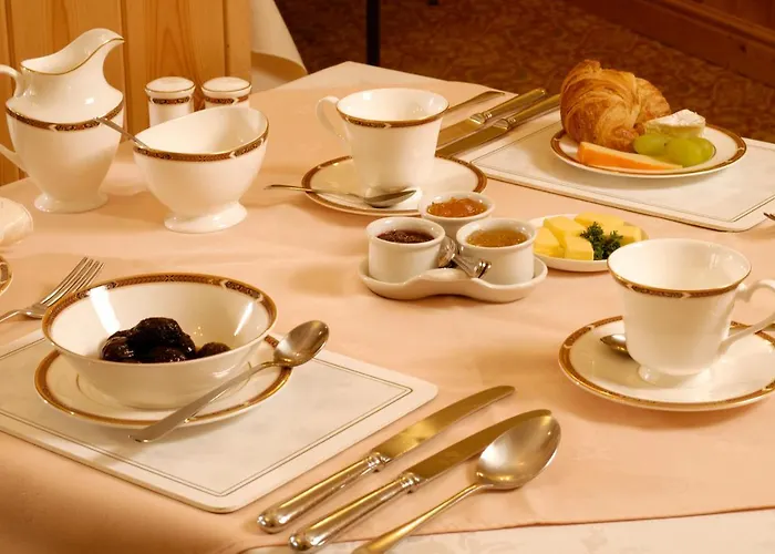 Thornbank House Offering Breakfast And With The Use Of Free Local Health Club